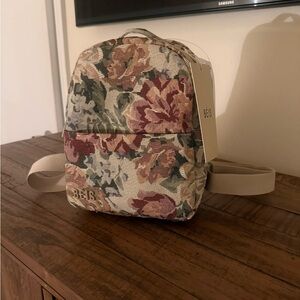 NWT BÉIS Mini Backpack in Vintage Floral